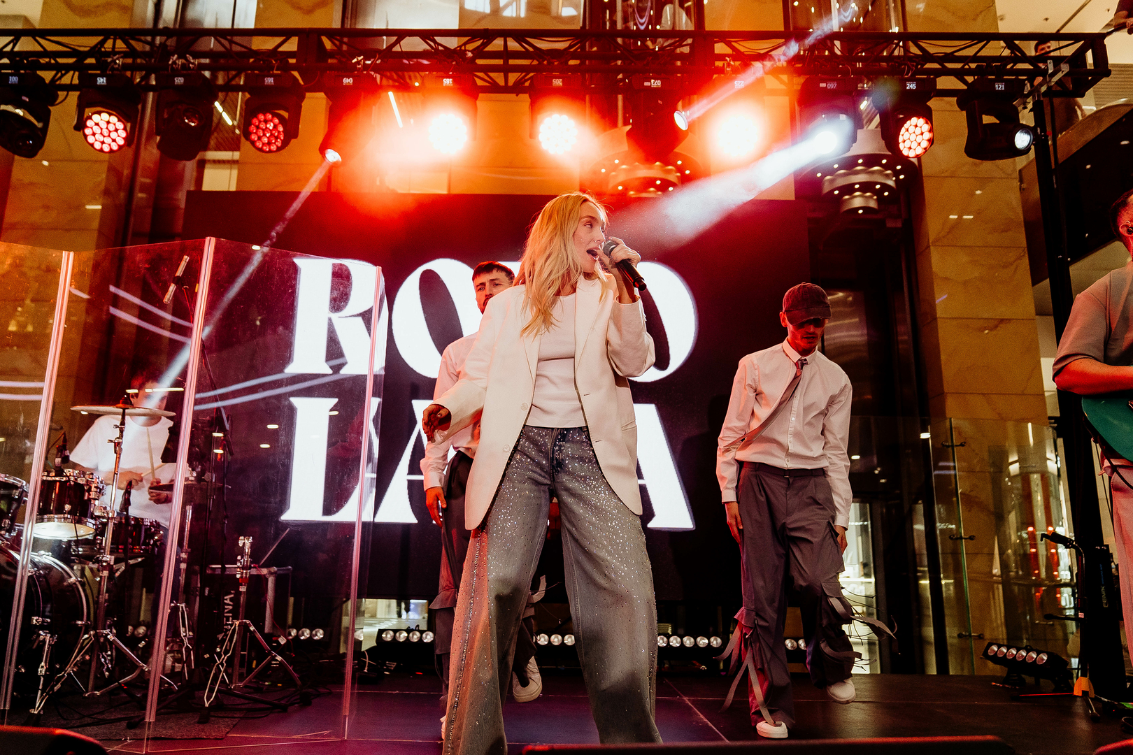 Зірковий весняний концерт  image-347