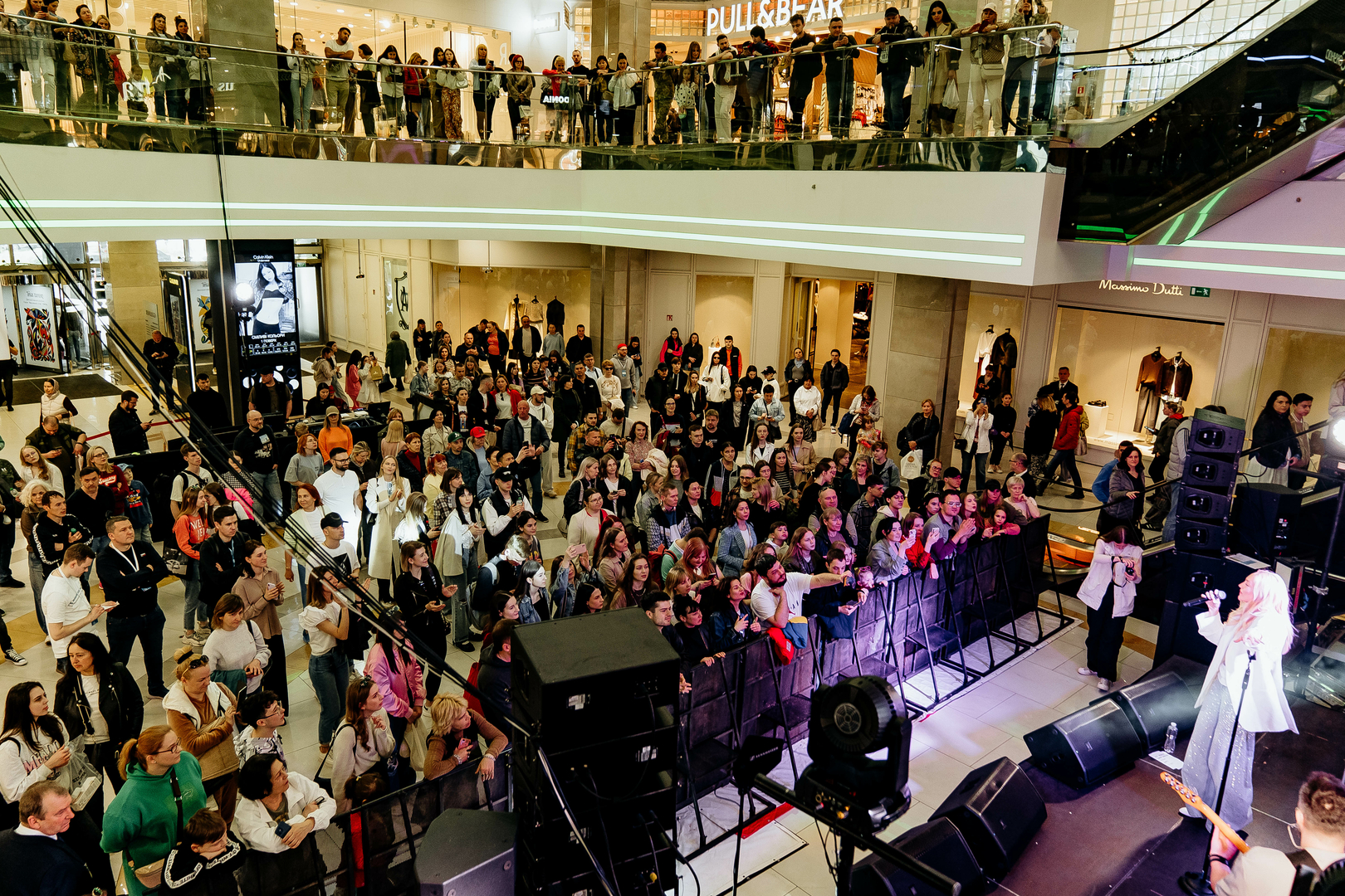 Зірковий весняний концерт  image-352