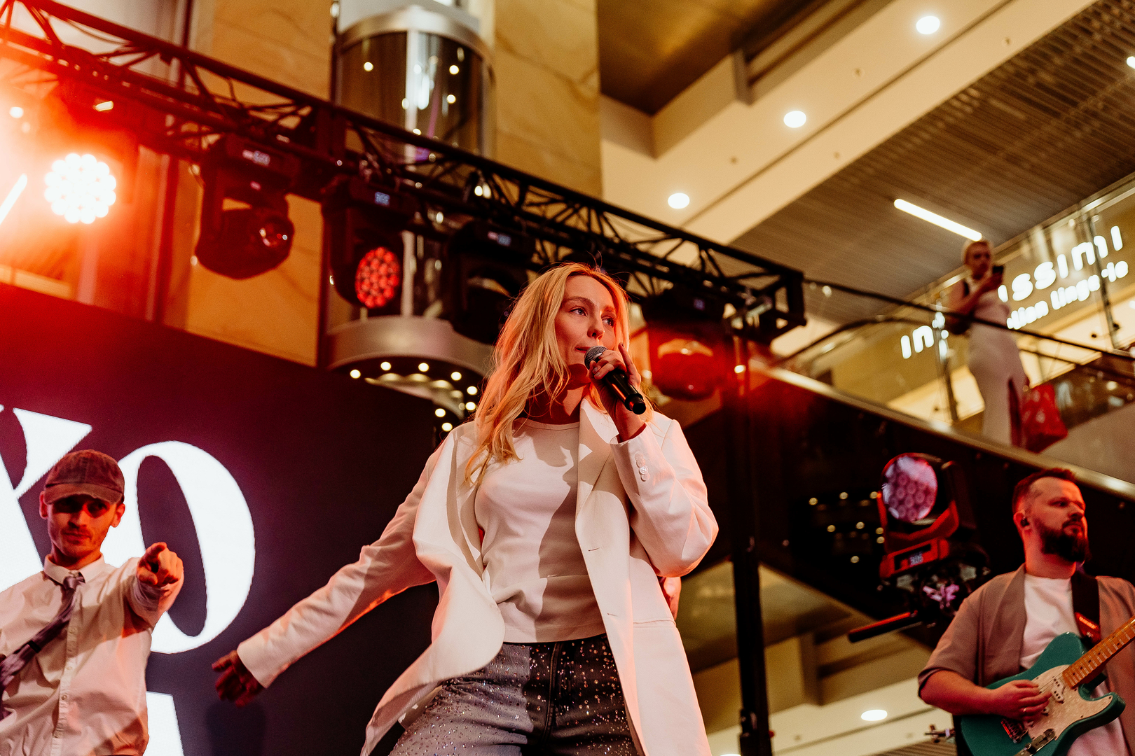 Зірковий весняний концерт  image-354