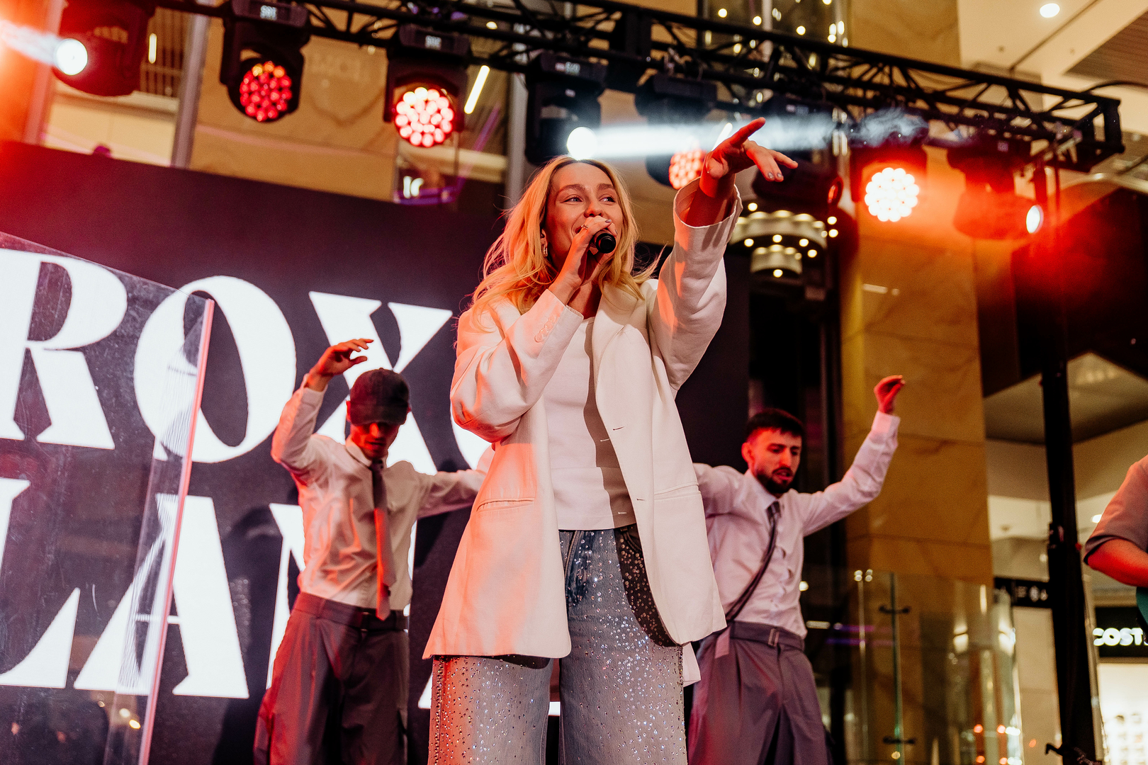 Зірковий весняний концерт  image-356