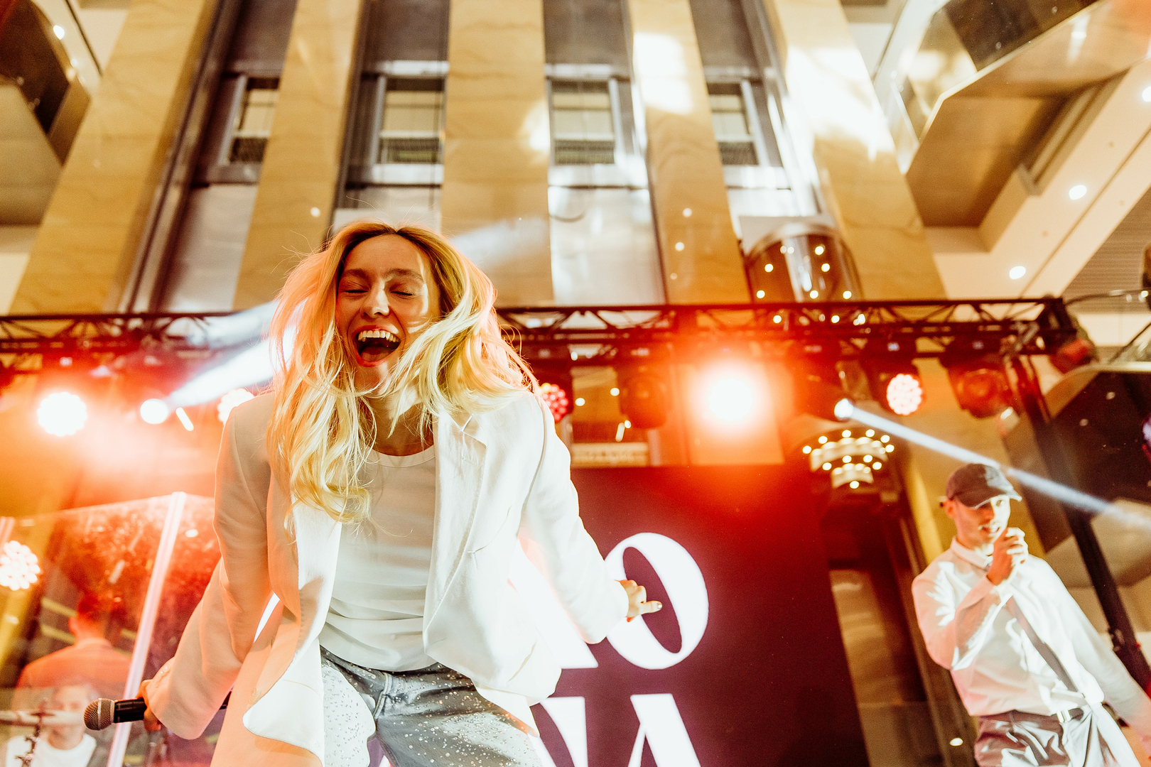 Зірковий весняний концерт  image-361