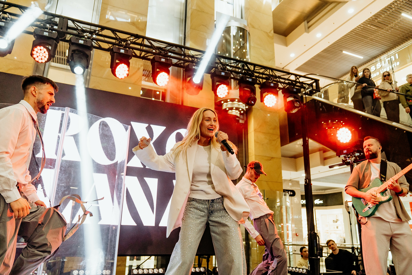 Зірковий весняний концерт  image-365