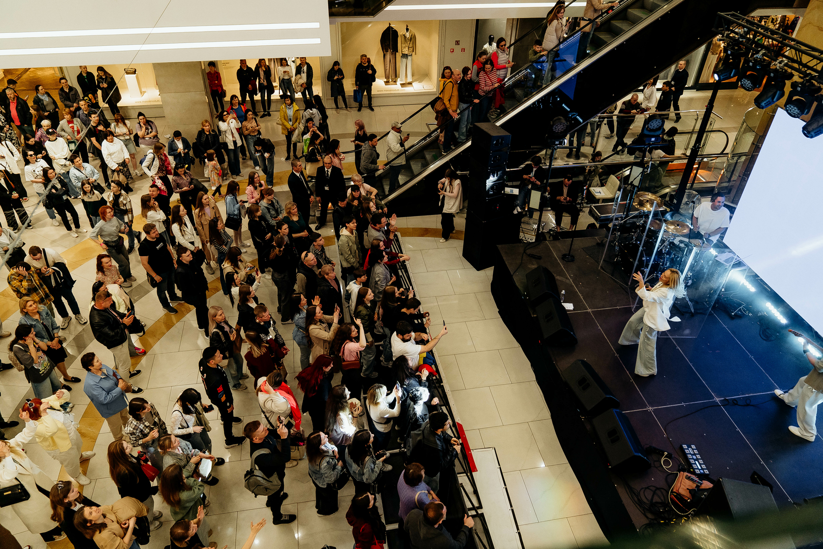 Зірковий весняний концерт  image-374