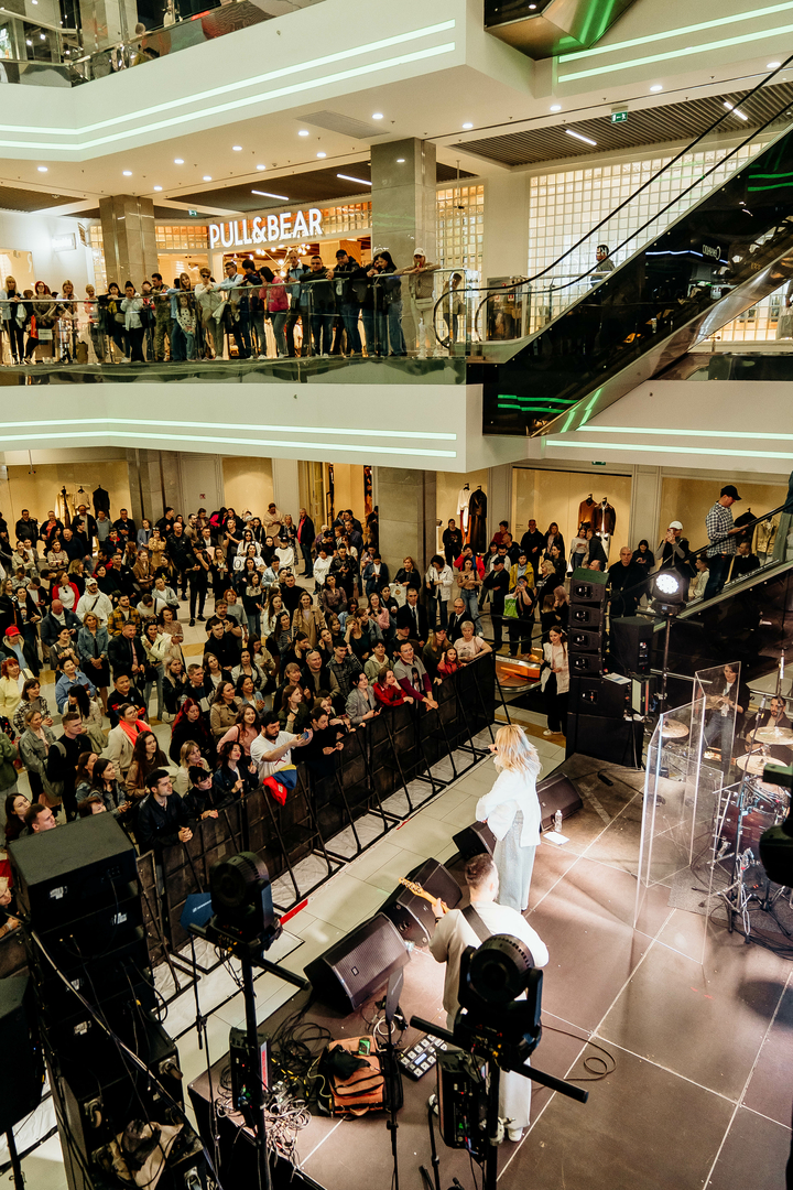 Зірковий весняний концерт  image-376