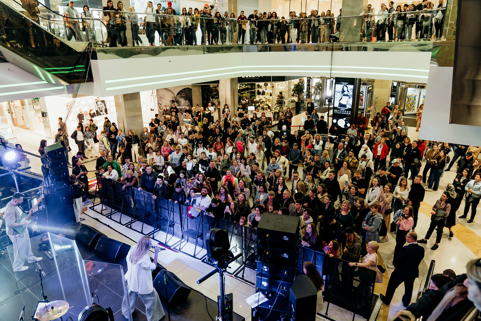 Зірковий весняний концерт  image-385