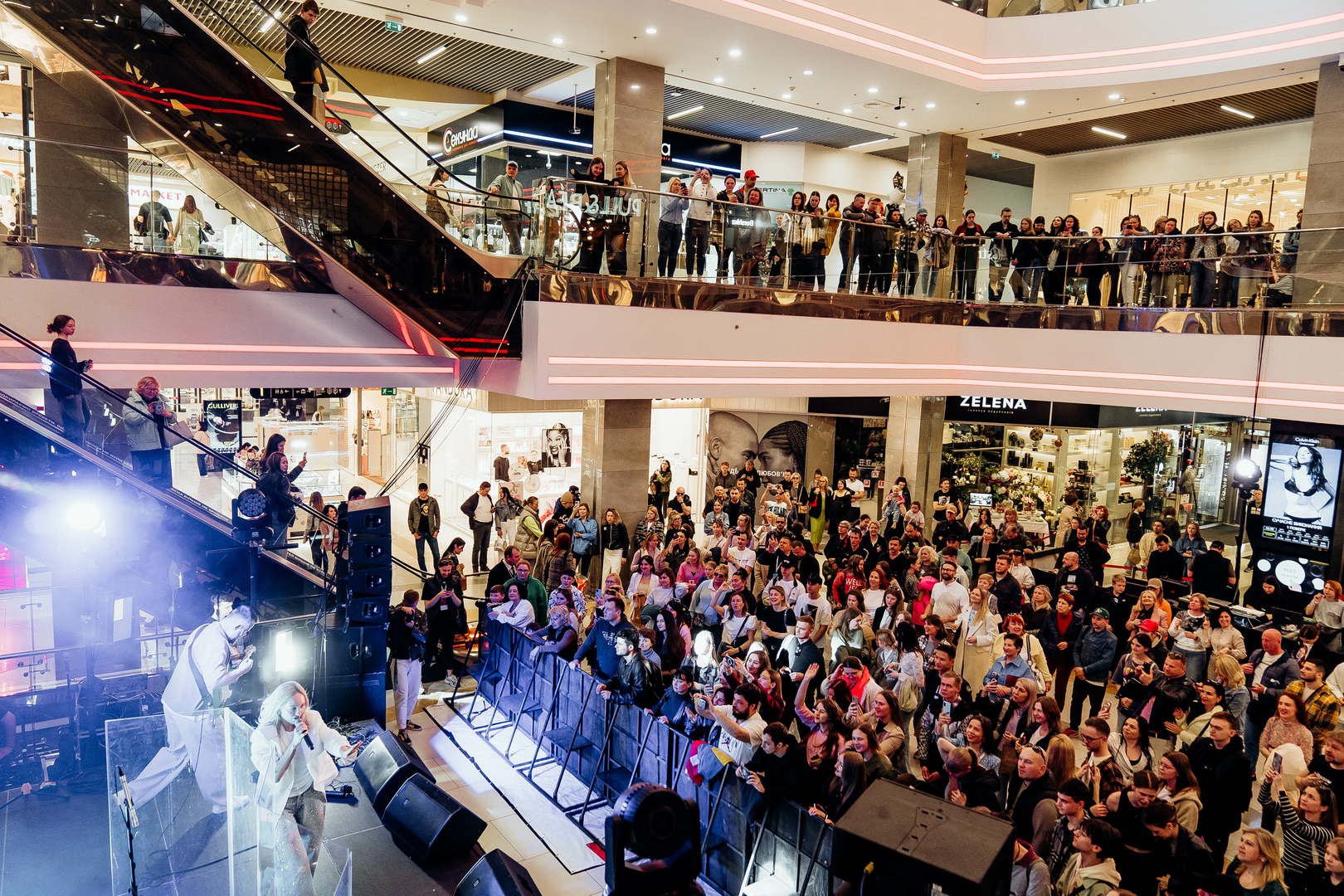 Зірковий весняний концерт  image-390