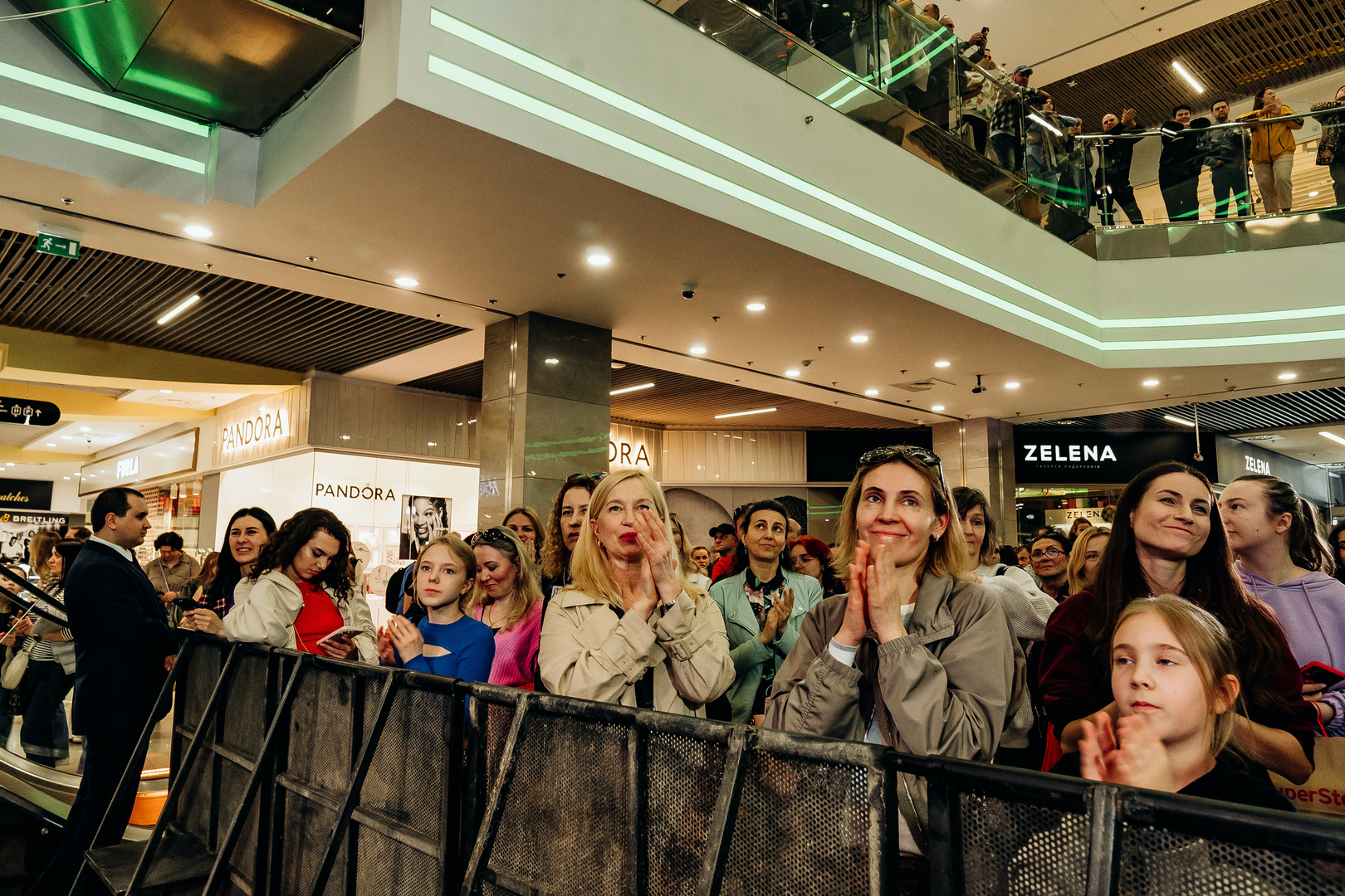 Зірковий весняний концерт  image-413