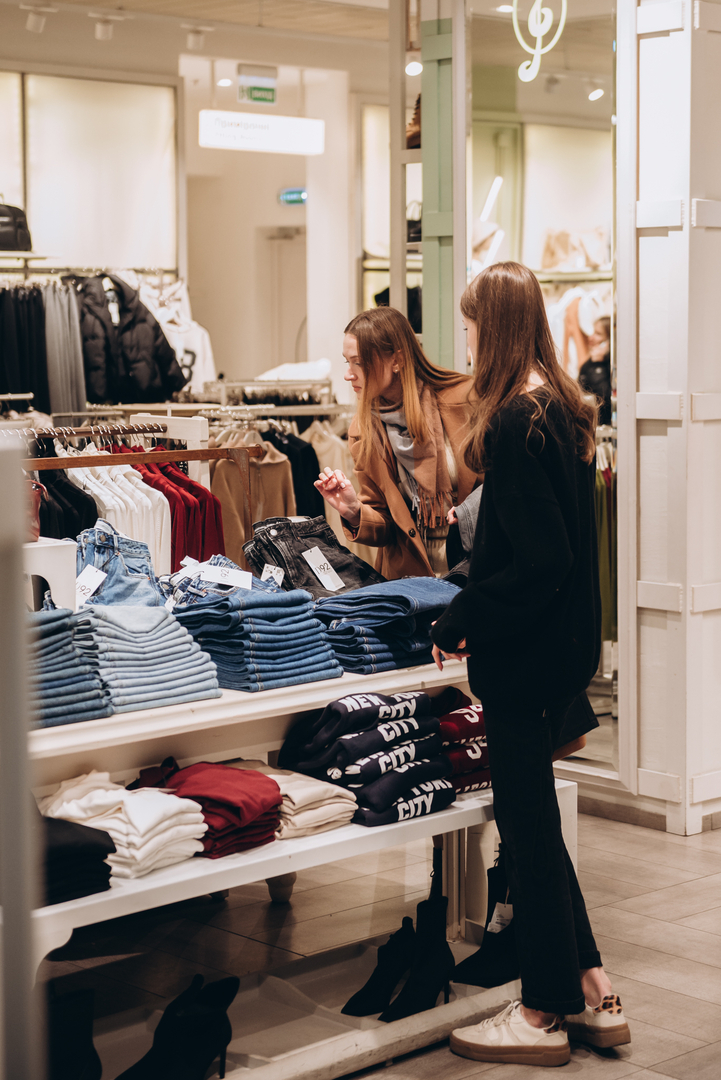 Black Friday 2024 at Gulliver Shopping Center image-4