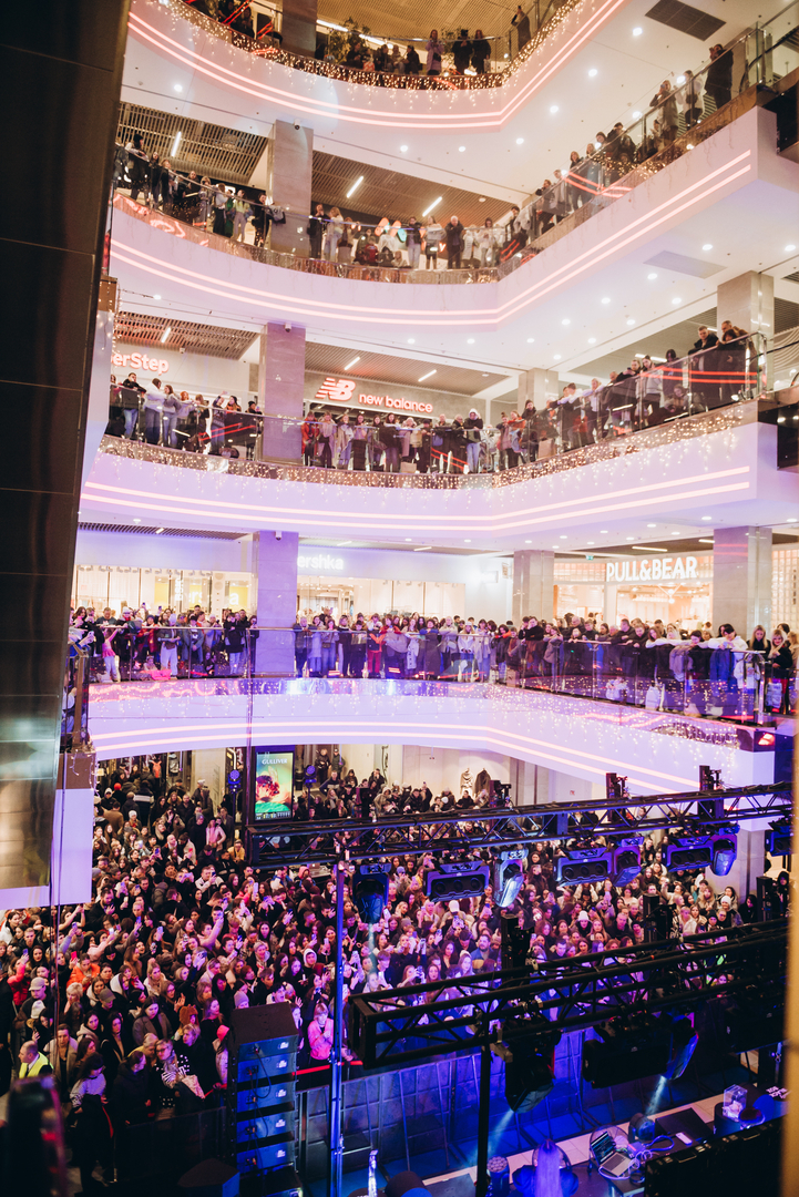 Black Friday 2024 at Gulliver Shopping Center image-152