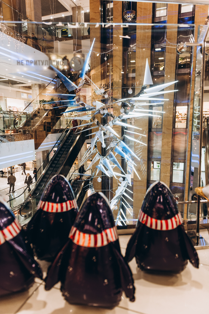 New Year&#039;s decor 2024 in the Gulliver shopping center image-14