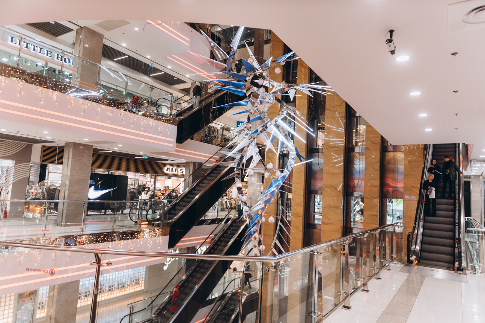 New Year&#039;s decor 2024 in the Gulliver shopping center image-17