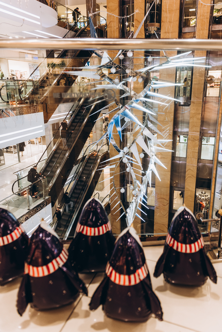 New Year&#039;s decor 2024 in the Gulliver shopping center image-19