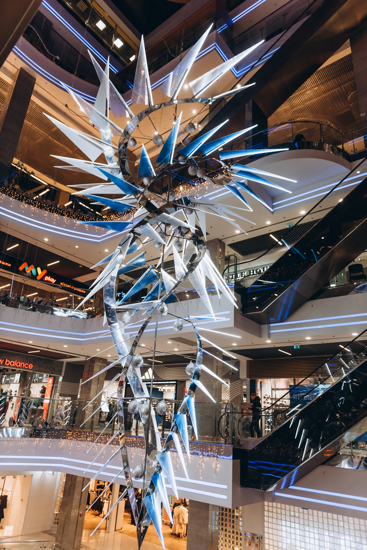 New Year&#039;s decor 2024 in the Gulliver shopping center image-21