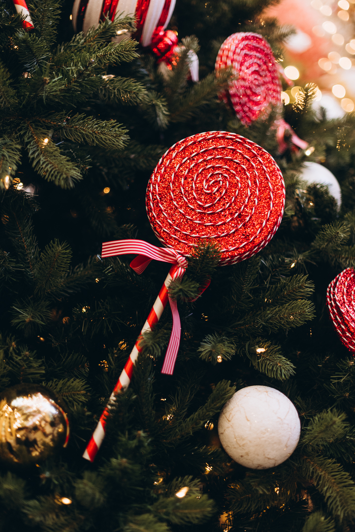 New Year&#039;s decor 2024 in the Gulliver shopping center image-20