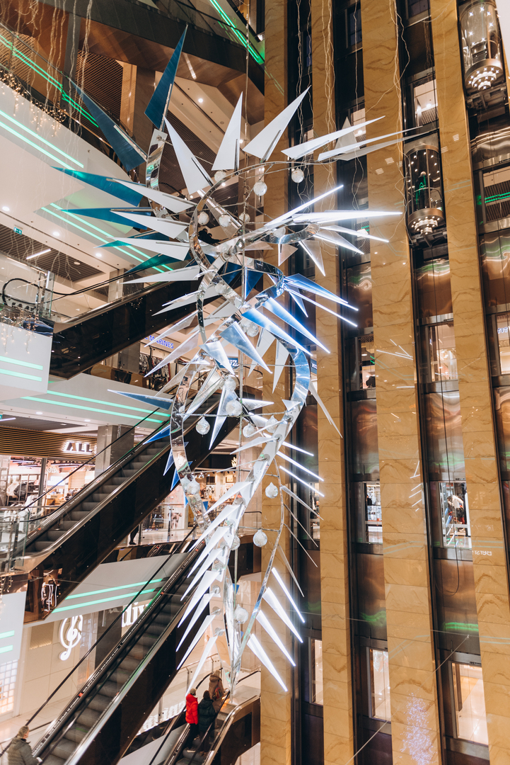 New Year&#039;s decor 2024 in the Gulliver shopping center image-25