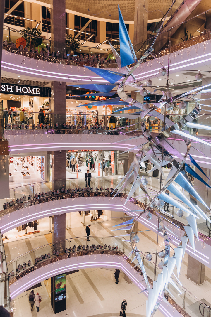 New Year&#039;s decor 2024 in the Gulliver shopping center image-26