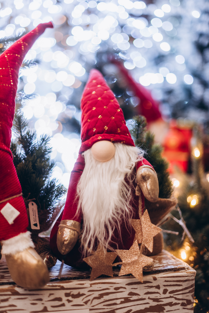 New Year&#039;s decor 2024 in the Gulliver shopping center image-27