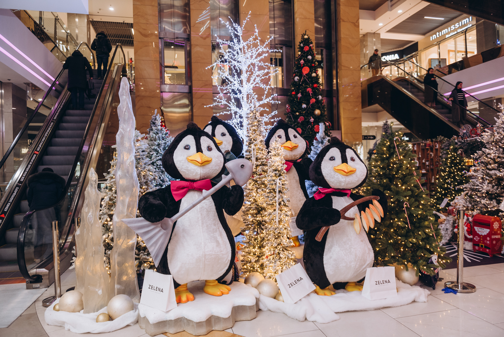 New Year&#039;s decor 2024 in the Gulliver shopping center image-41