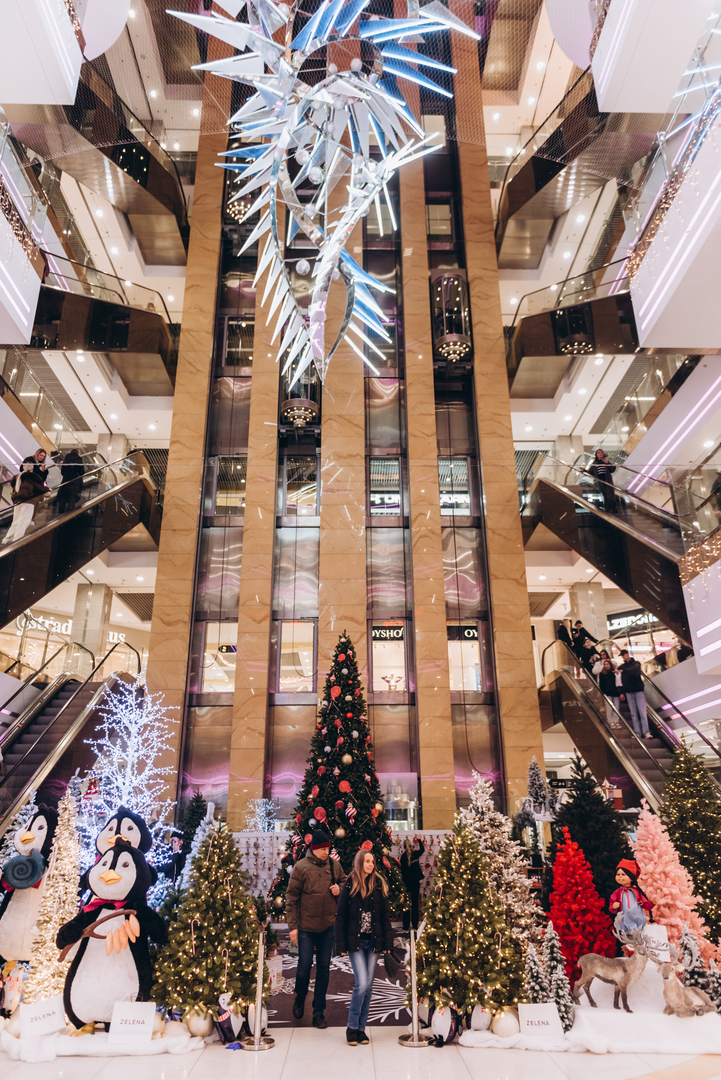 New Year&#039;s decor 2024 in the Gulliver shopping center image-44
