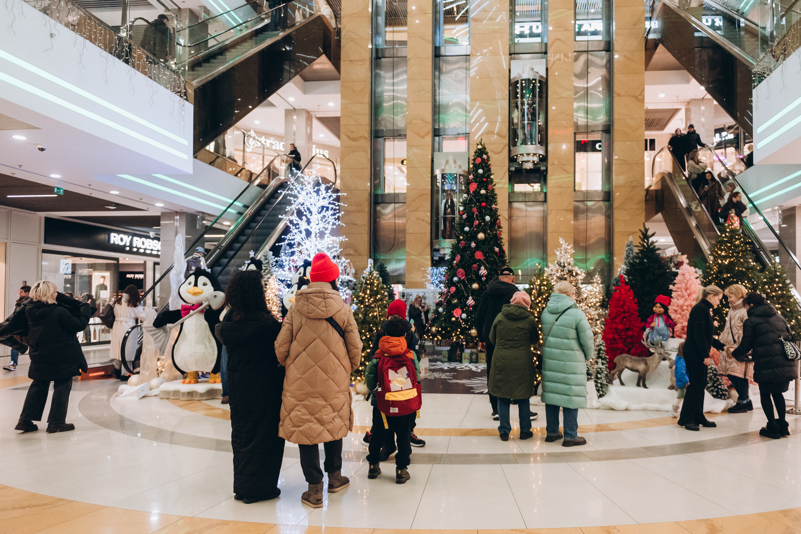 New Year&#039;s decor 2024 in the Gulliver shopping center image-82
