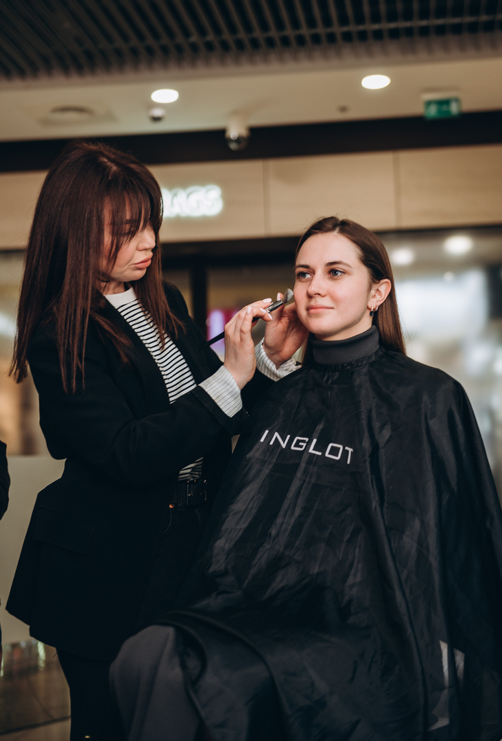 Майстер-клас «Ідеальні червоні губи» image-1