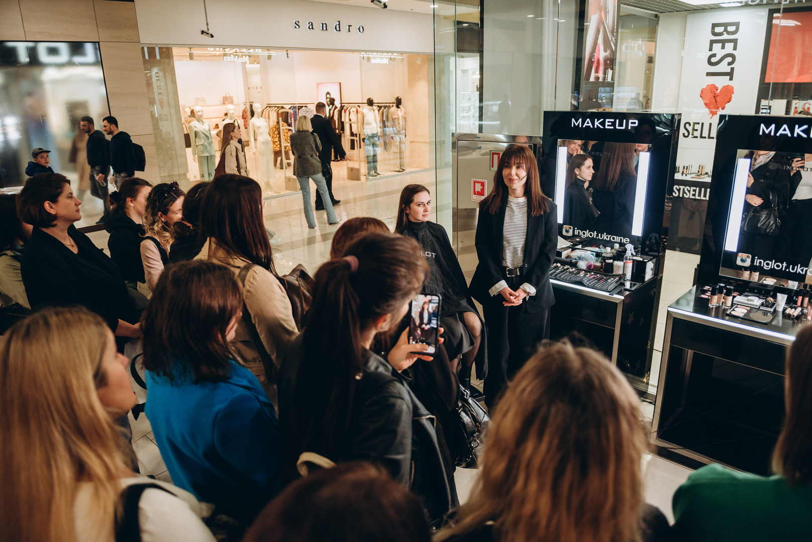 Майстер-клас «Ідеальні червоні губи» image-3