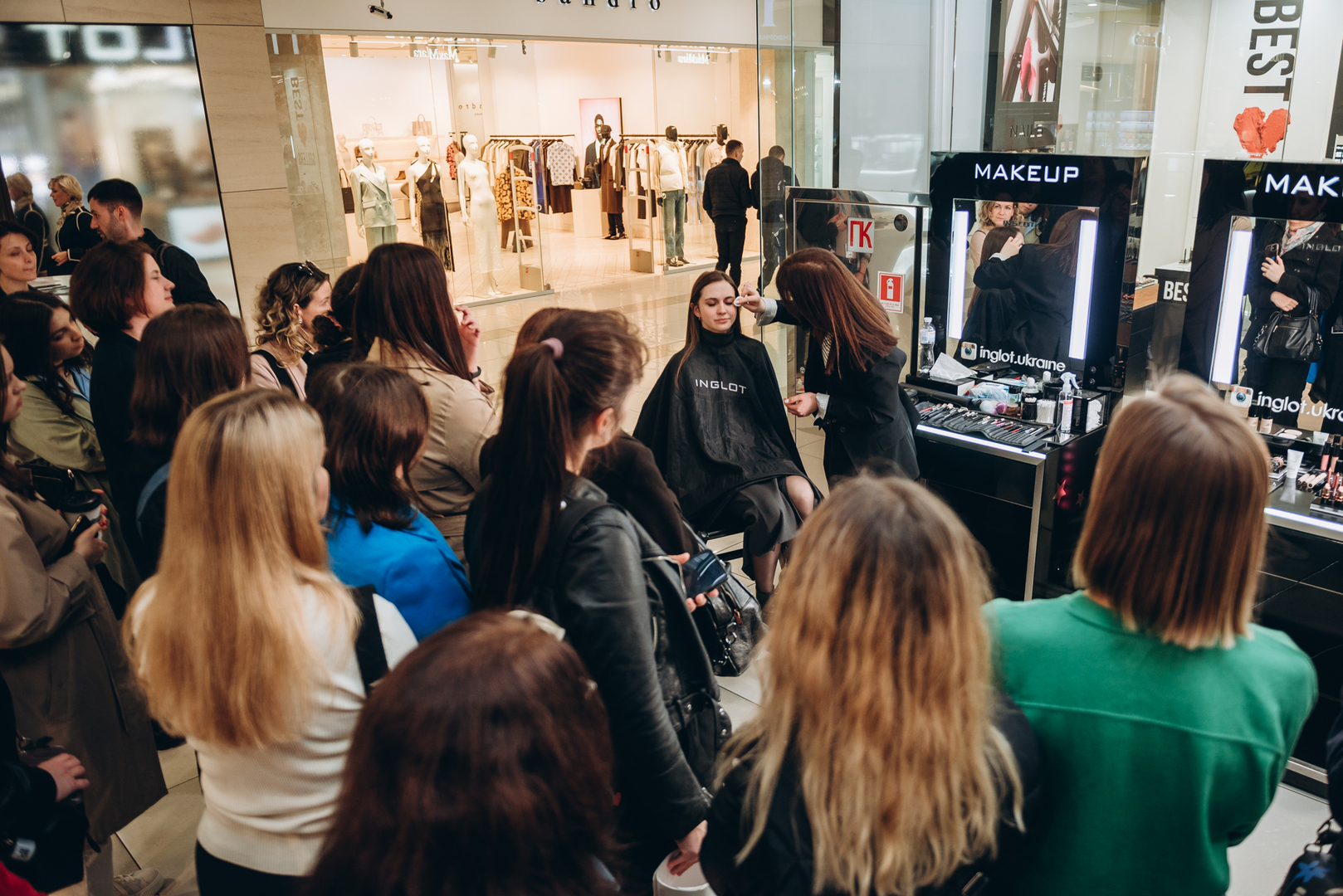 Майстер-клас «Ідеальні червоні губи» image-15