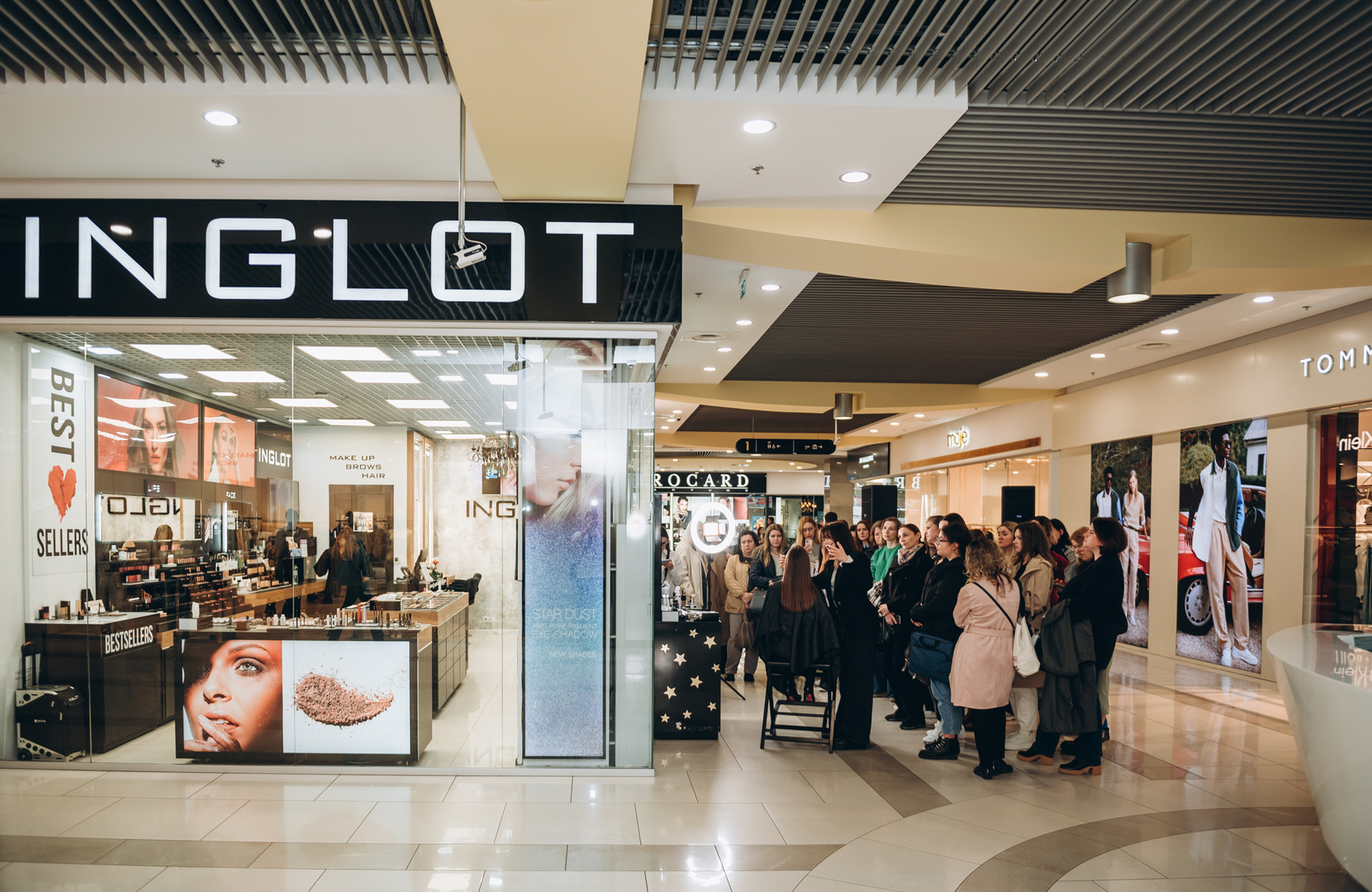 Майстер-клас «Ідеальні червоні губи» image-17