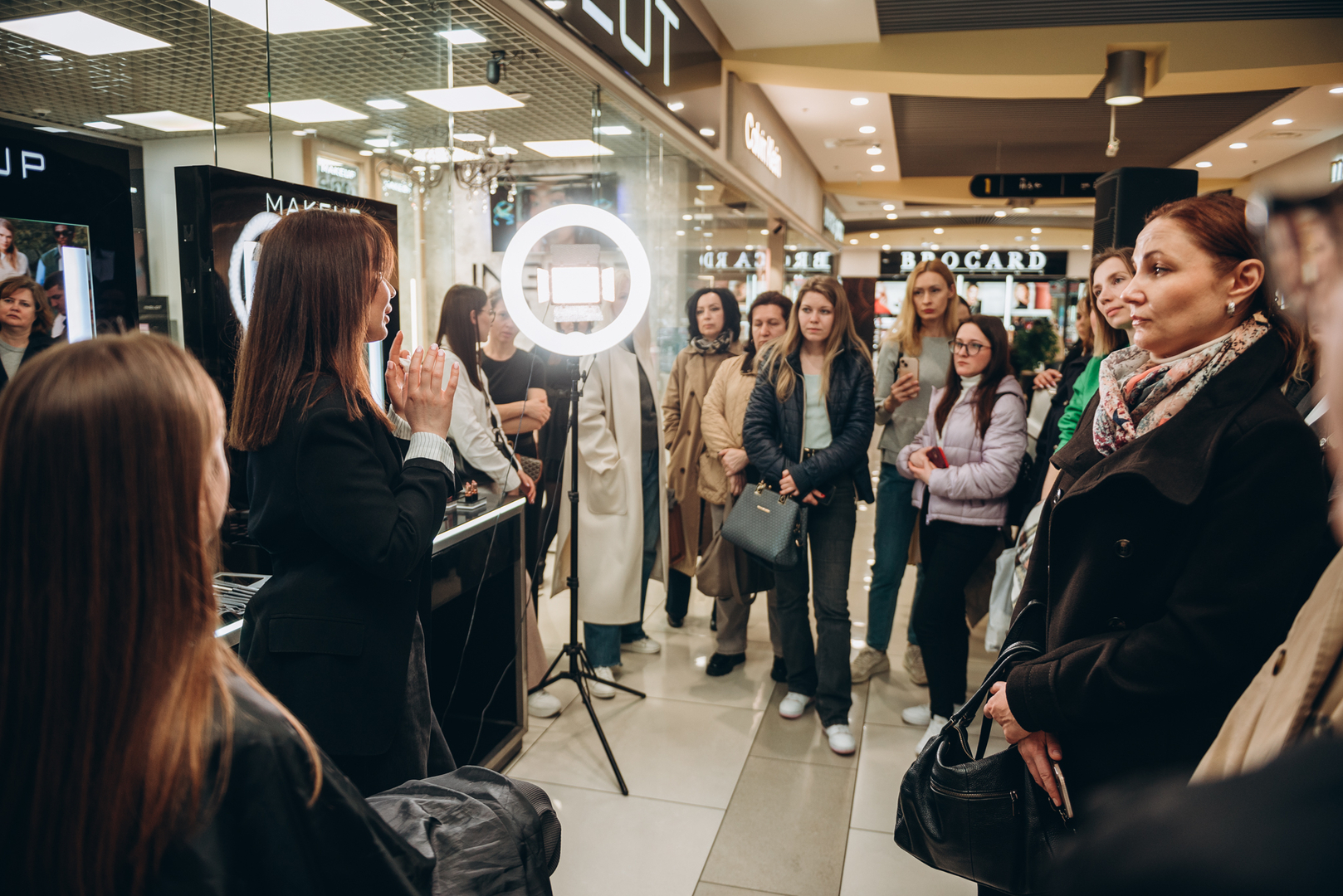 Майстер-клас «Ідеальні червоні губи» image-24
