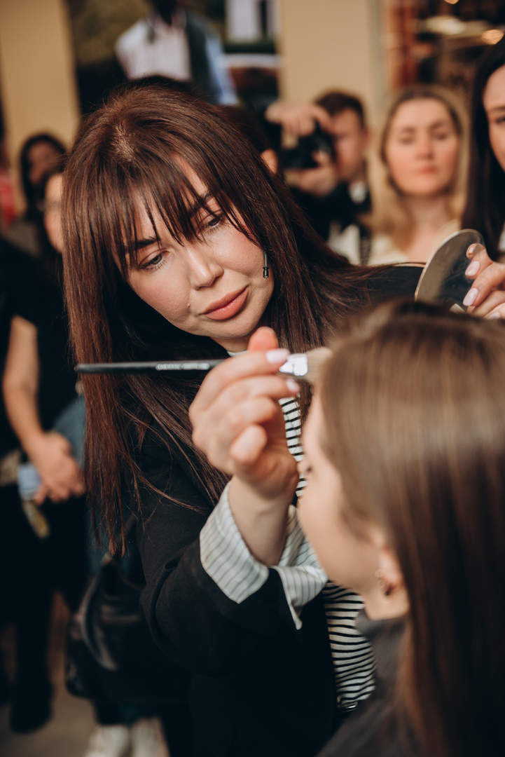 Майстер-клас «Ідеальні червоні губи» image-30