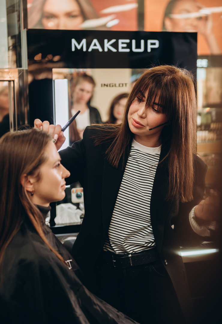 Майстер-клас «Ідеальні червоні губи» image-33