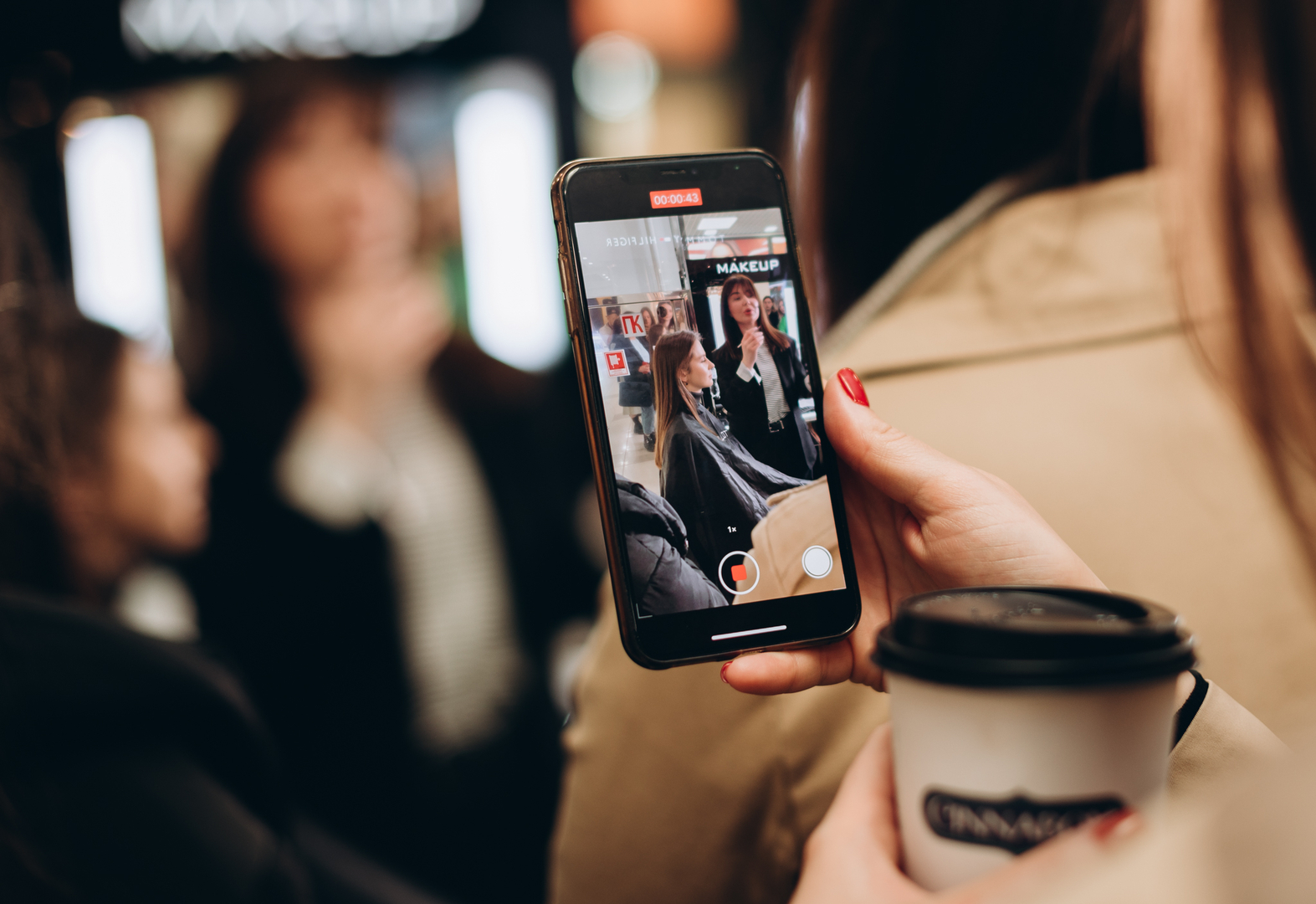 Майстер-клас «Ідеальні червоні губи» image-38