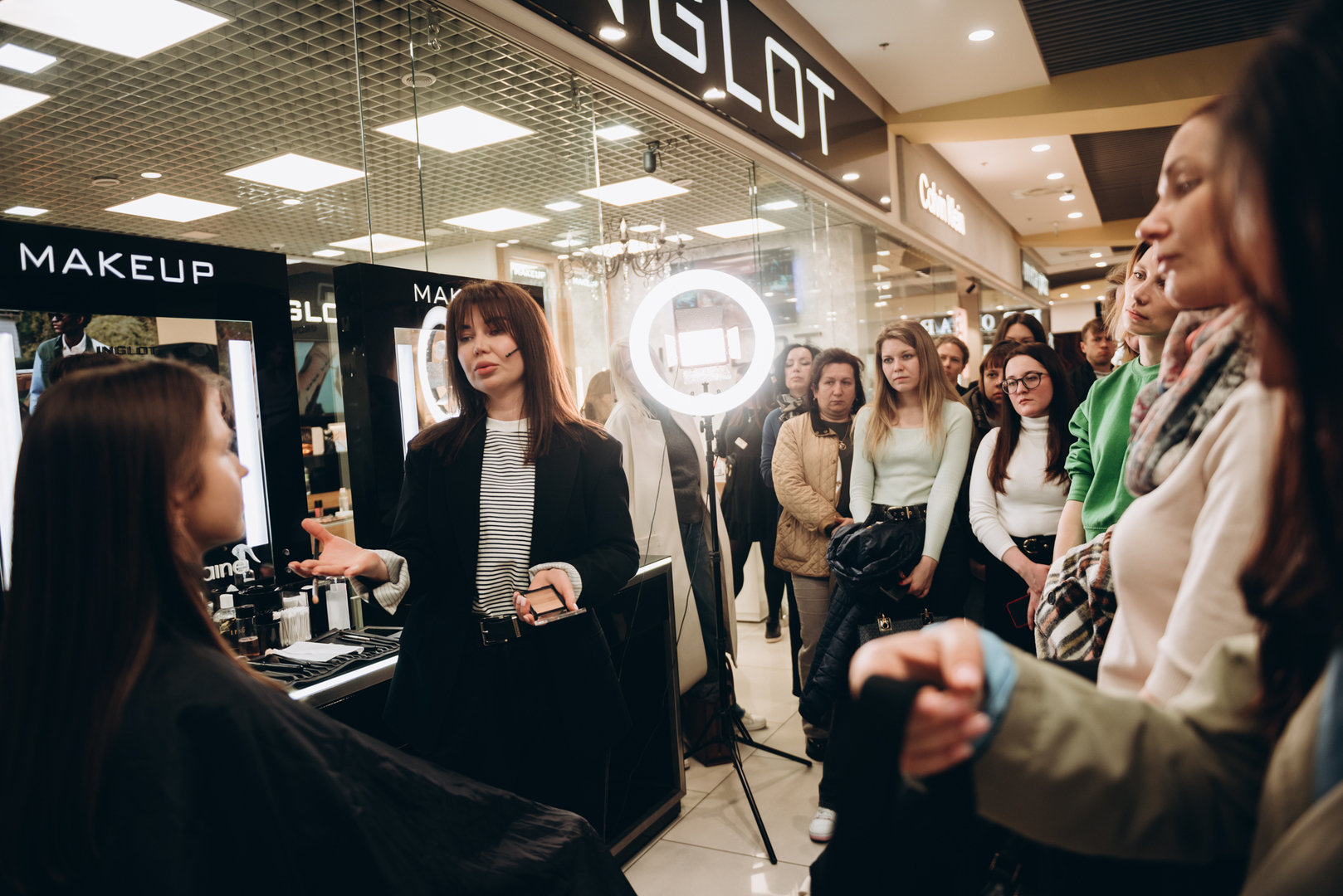 Майстер-клас «Ідеальні червоні губи» image-61