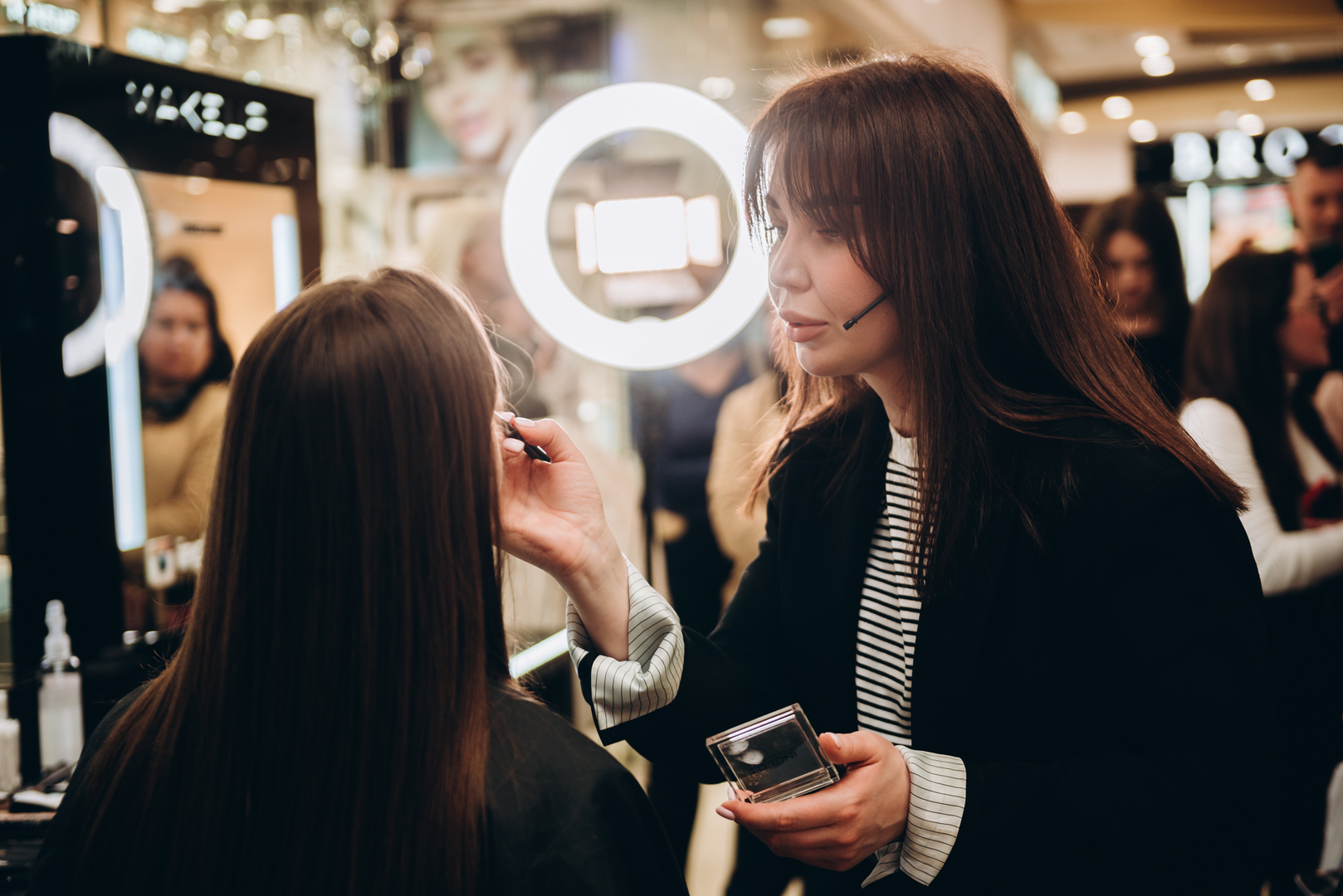 Майстер-клас «Ідеальні червоні губи» image-67