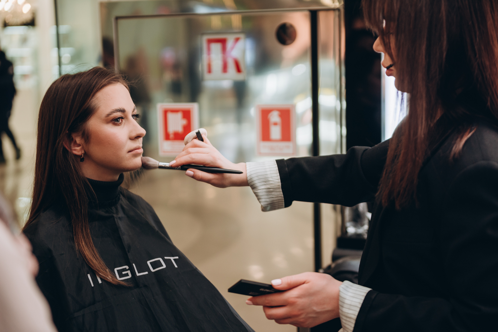 Майстер-клас «Ідеальні червоні губи» image-70