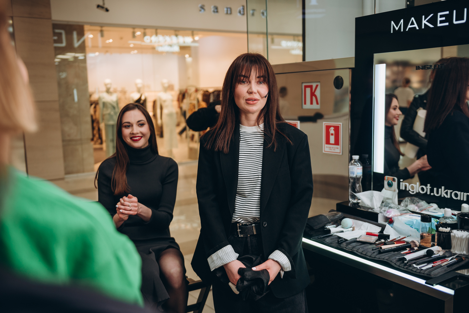 Майстер-клас «Ідеальні червоні губи» image-89