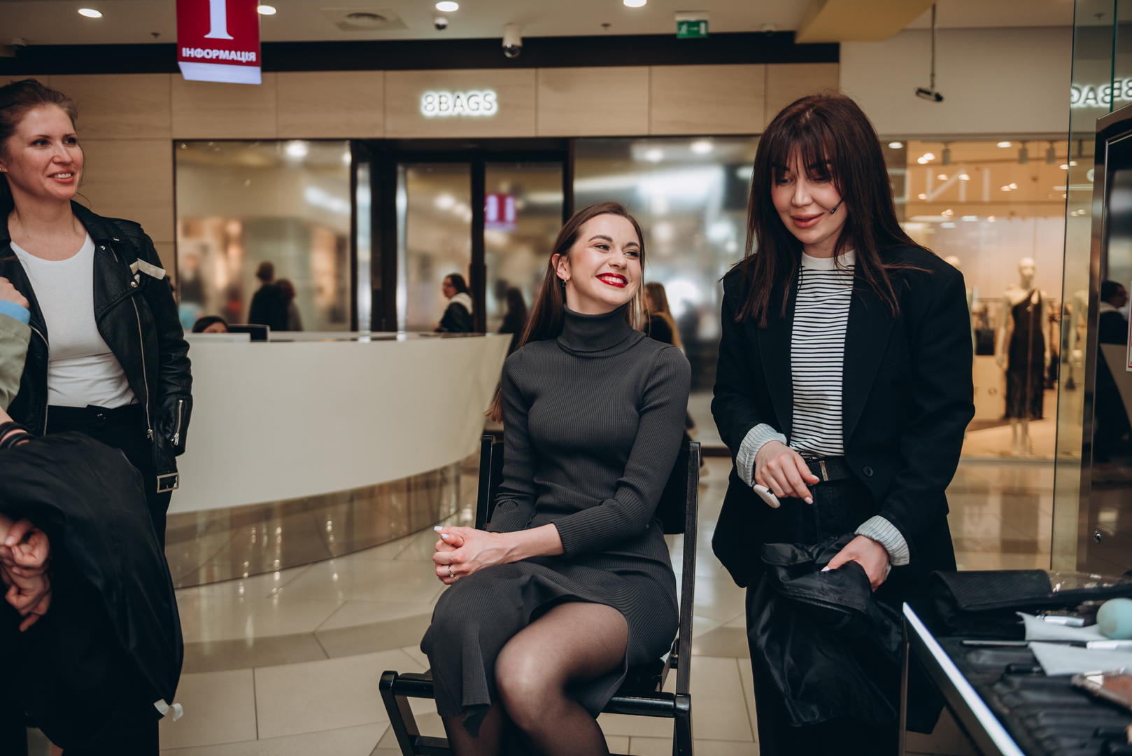 Майстер-клас «Ідеальні червоні губи» image-90