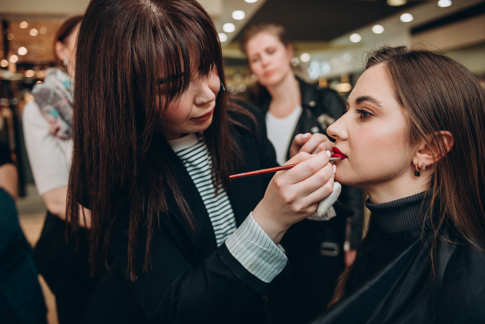 Майстер-клас «Ідеальні червоні губи» image-92