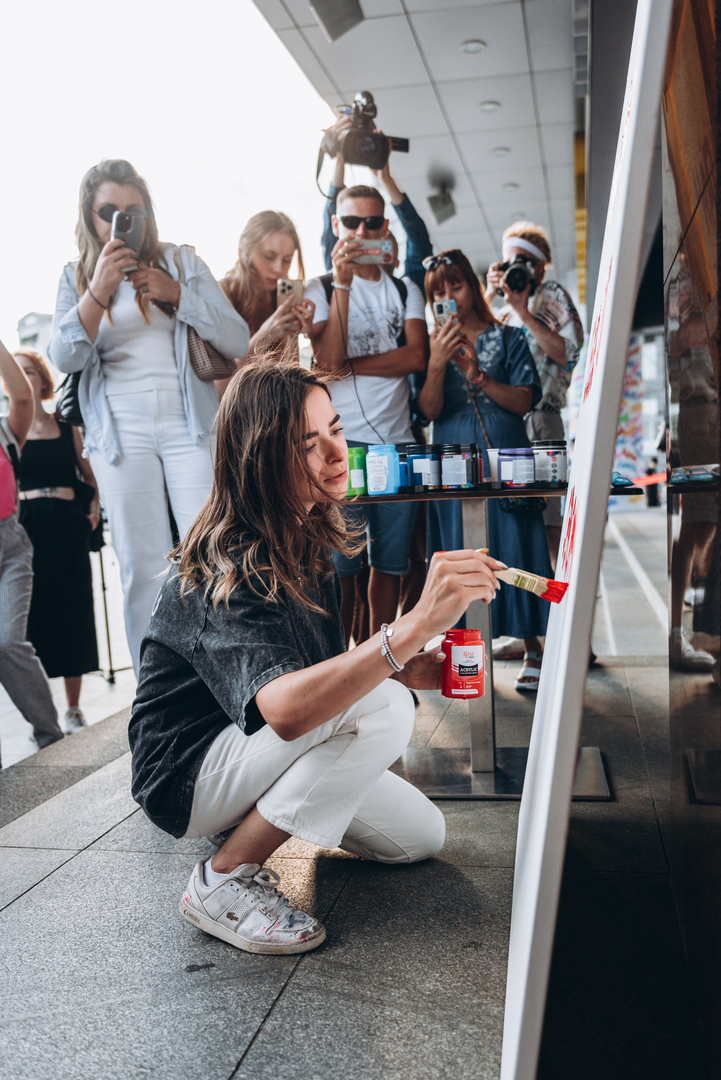 Арт-перформанс від Соні Морозюк в ТРЦ Gulliver image-21