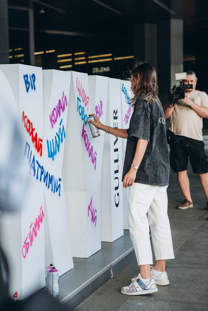 Арт-перформанс від Соні Морозюк в ТРЦ Gulliver image-32