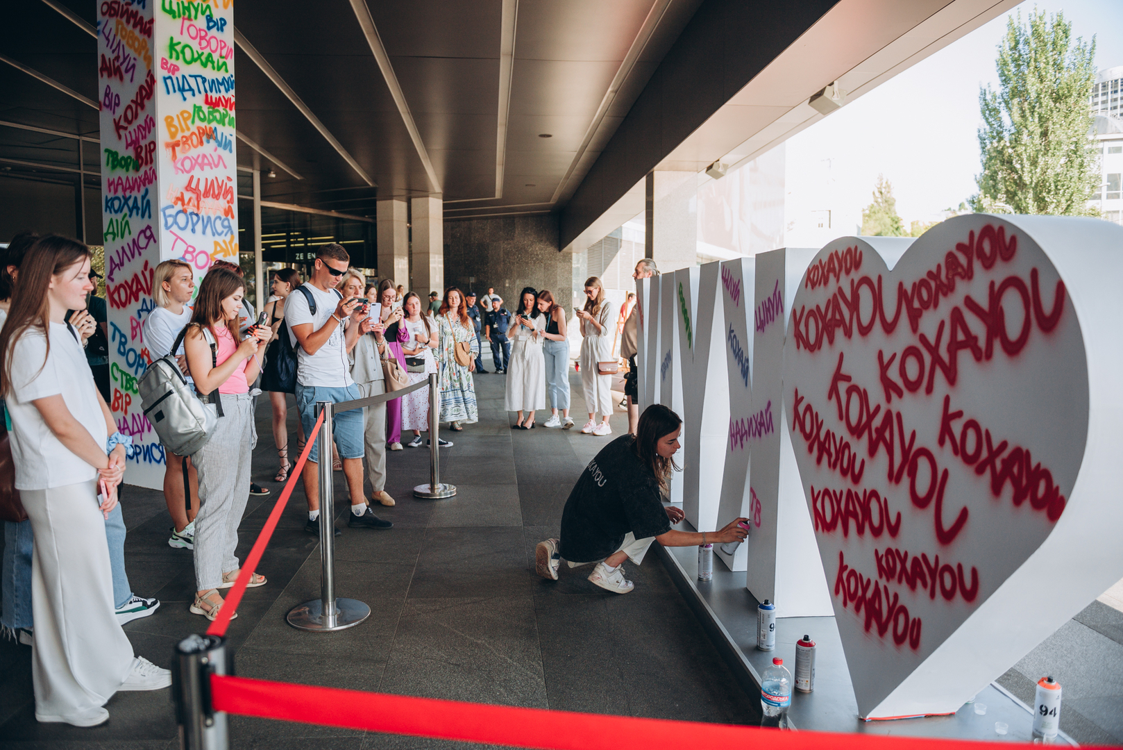 Арт-перформанс від Соні Морозюк в ТРЦ Gulliver image-51