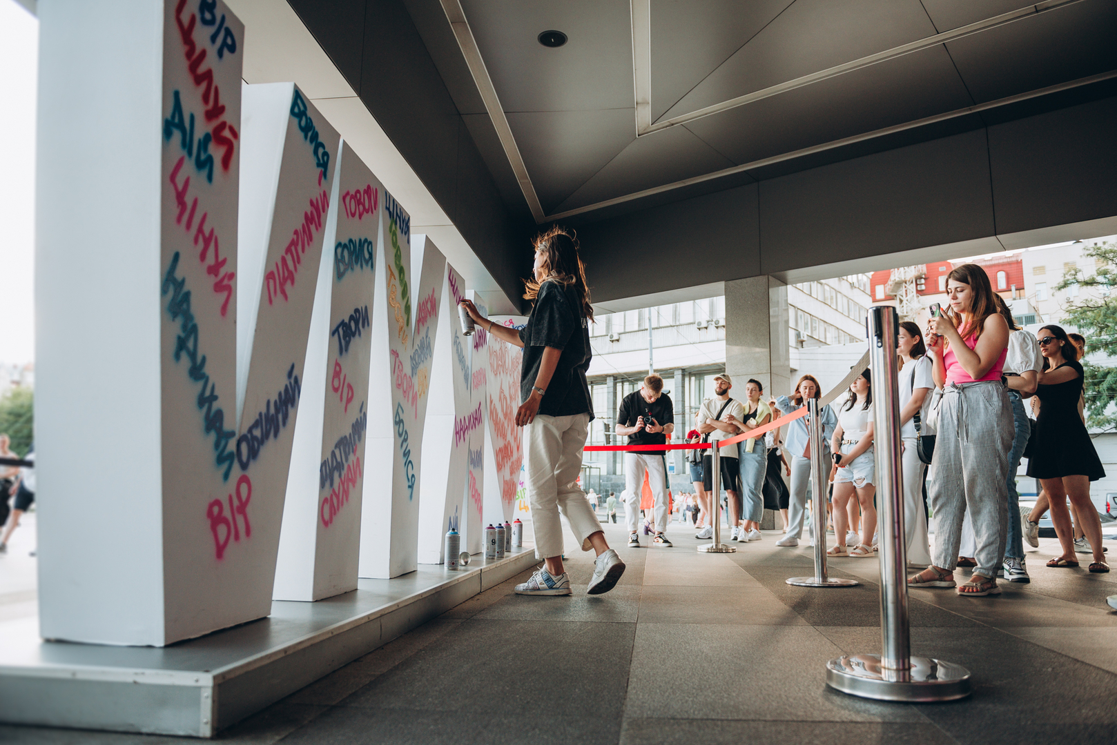 Арт-перформанс від Соні Морозюк в ТРЦ Gulliver image-60