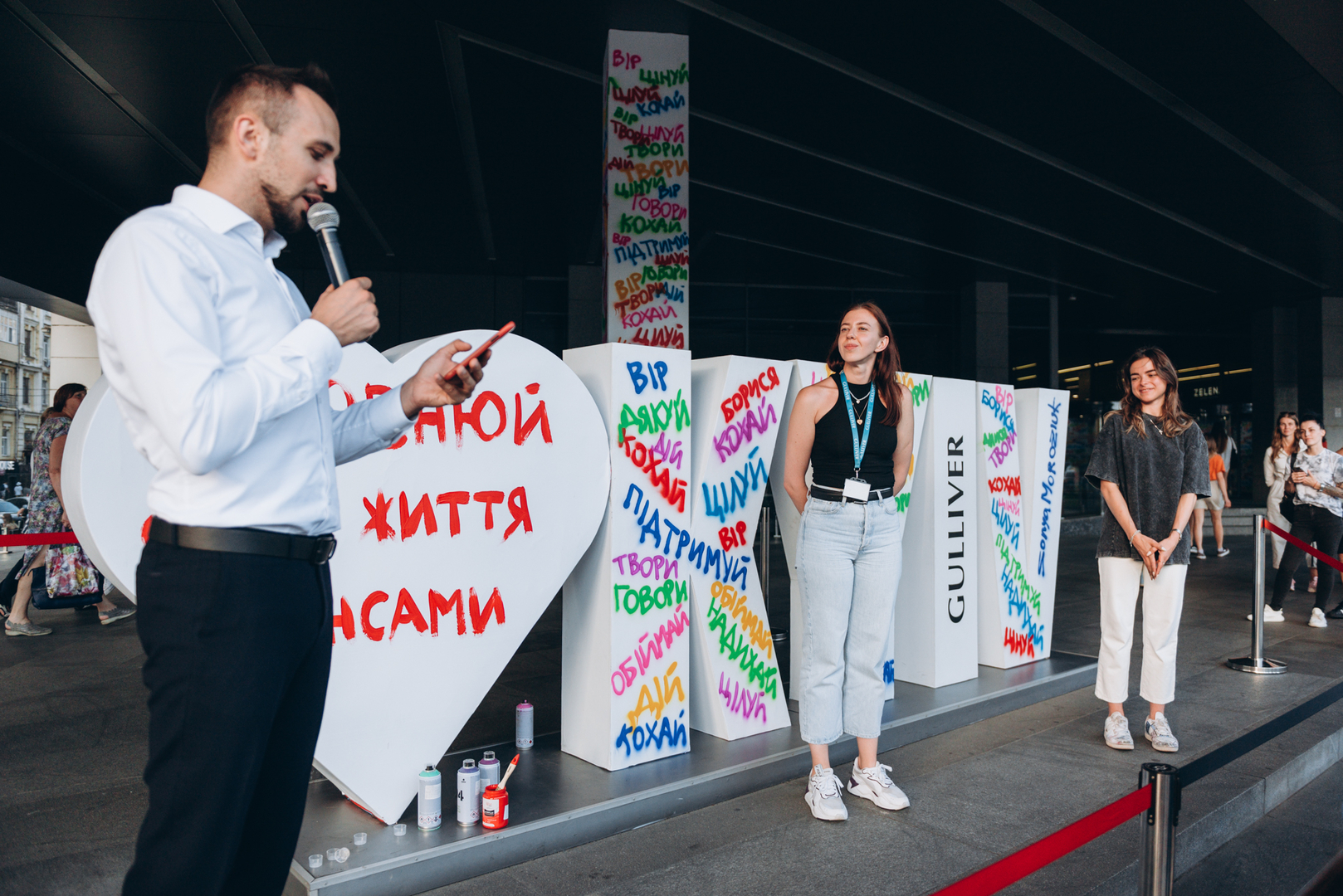 Арт-перформанс від Соні Морозюк в ТРЦ Gulliver image-81