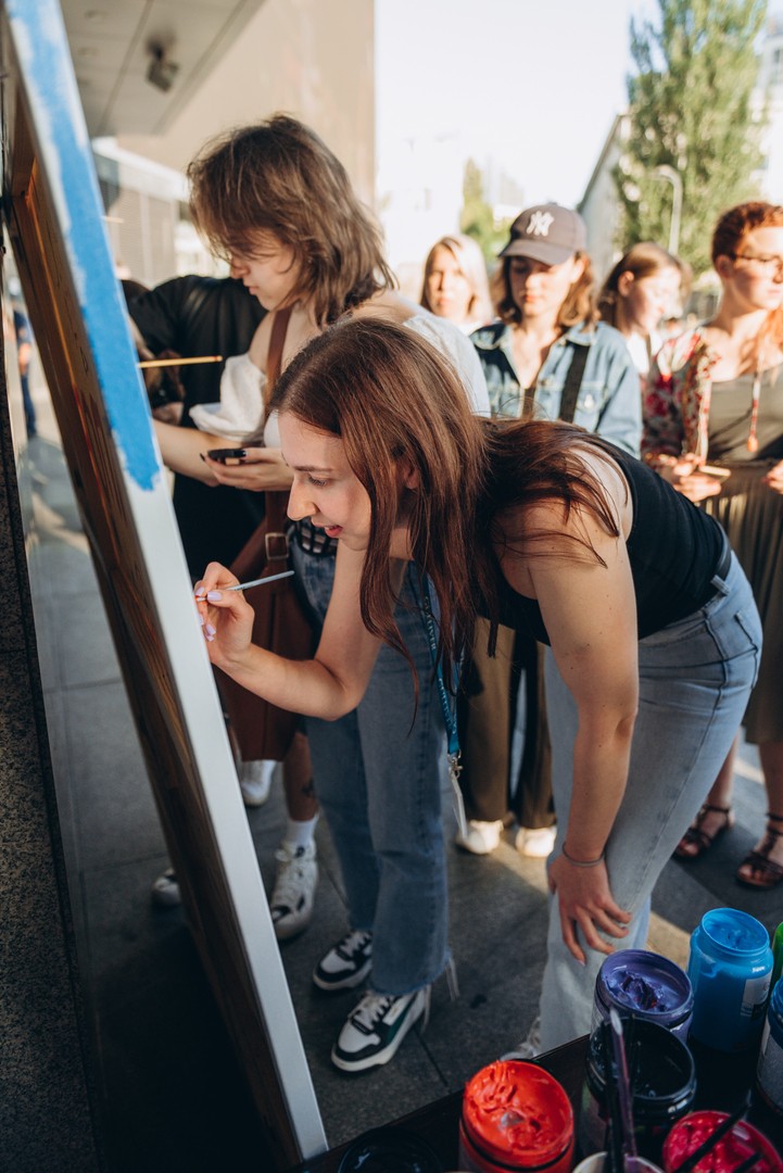 Арт-перформанс від Соні Морозюк в ТРЦ Gulliver image-85