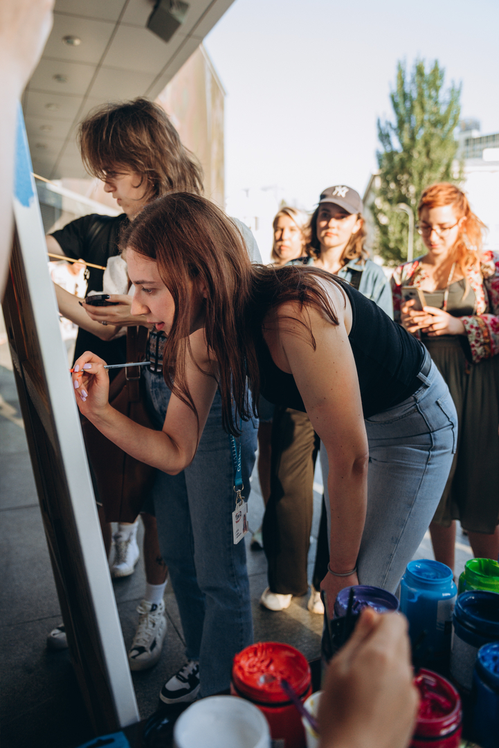 Арт-перформанс від Соні Морозюк в ТРЦ Gulliver image-86