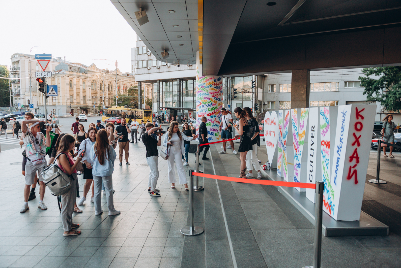 Арт-перформанс від Соні Морозюк в ТРЦ Gulliver image-105