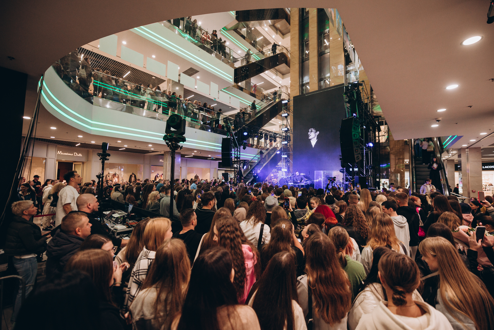 Дня Народження ТРЦ Gulliver 11 років image-133