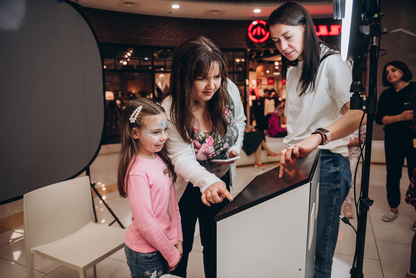 Дня Народження ТРЦ Gulliver 11 років image-143