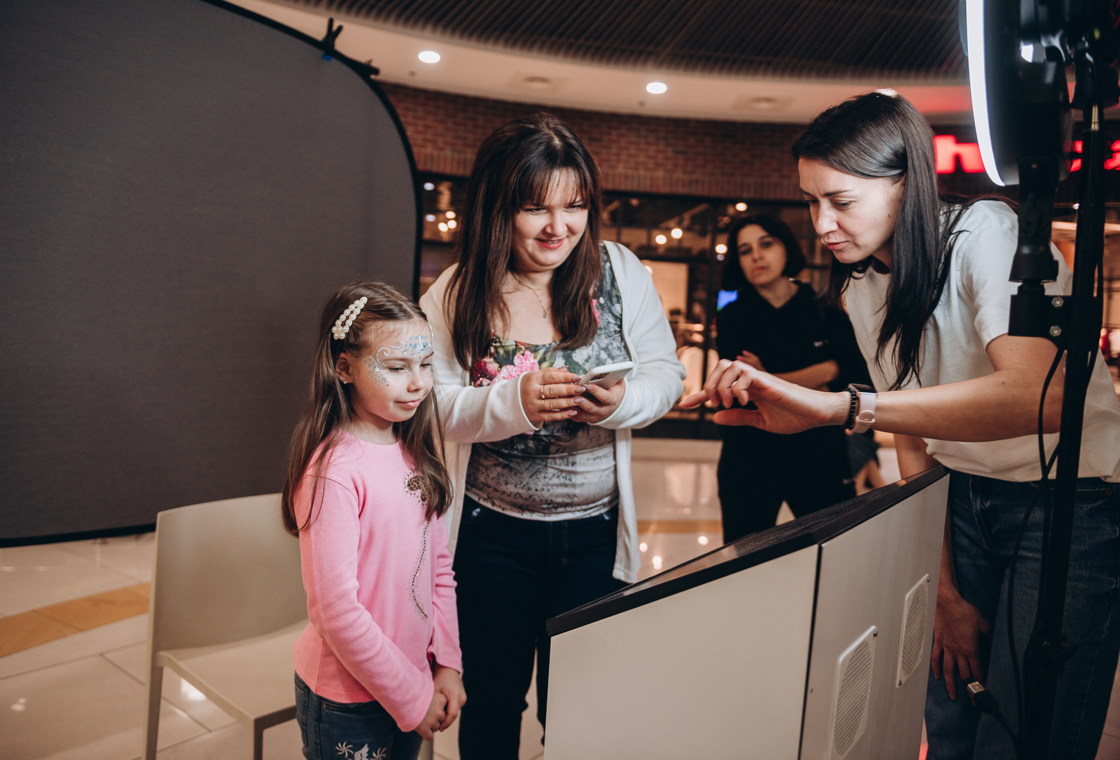 Дня Народження ТРЦ Gulliver 11 років image-154