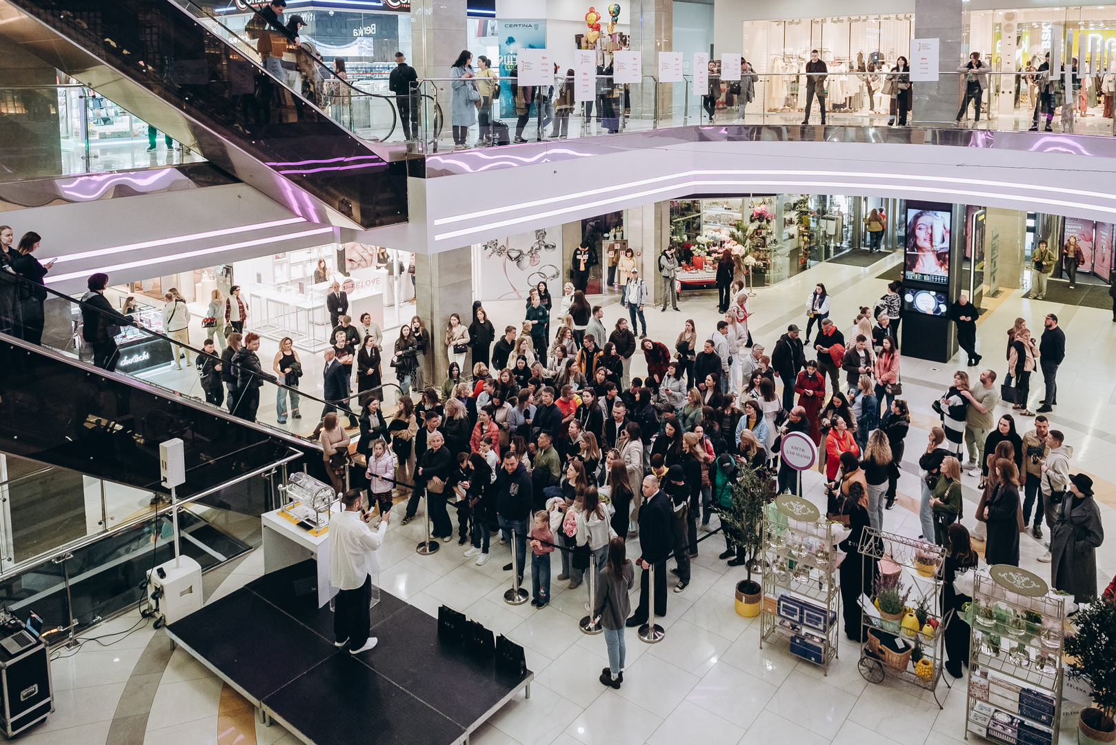 Подаруй мамі красу разом з ТРЦ Gulliver та KIKO Milano image-58